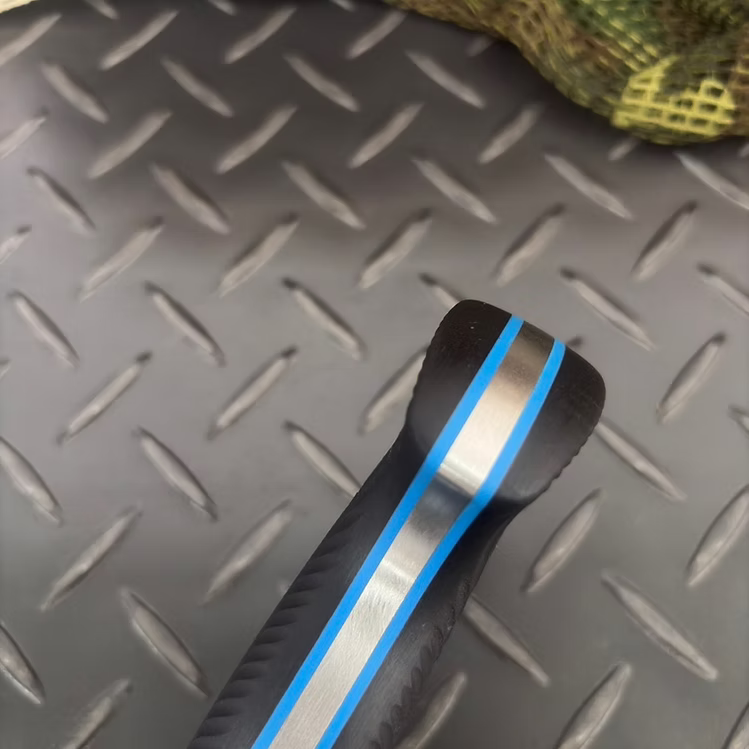 Work Tuff Gear Mad Dog –(Bohler K329)-Tigre Stripes /Black Textured G10 (Blue liner)